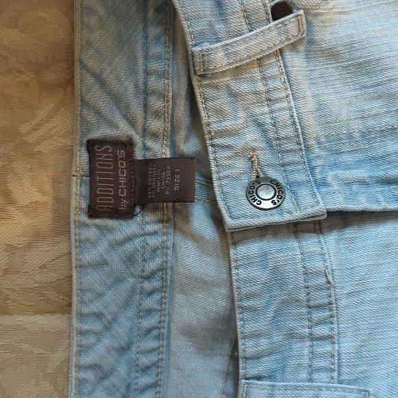 Chico's jean capris size 1.0 - Picture 2 of 3